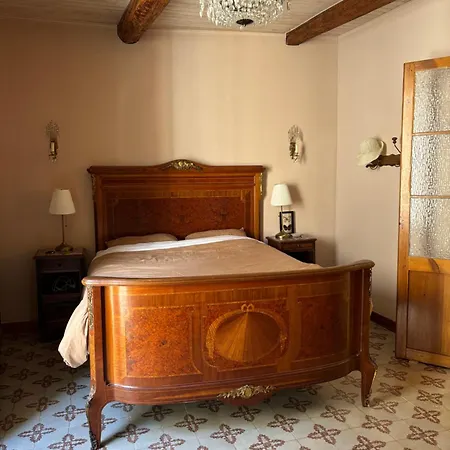 Well Equipped Close To Historic Centre - Holiday home