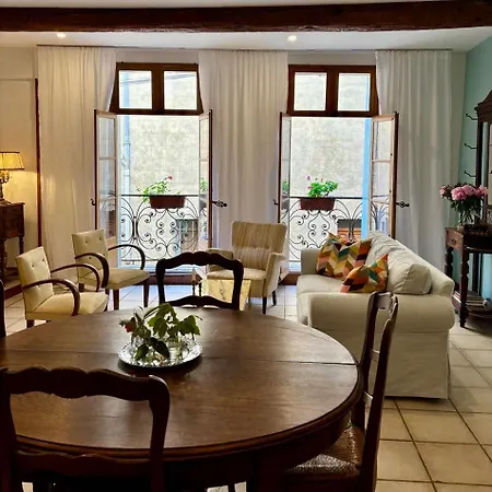 Well Equipped Close To Historic Centre - *