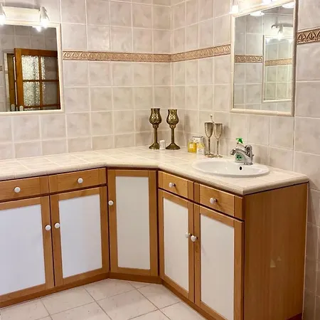 Well Equipped Close To Historic Centre - Pézenas