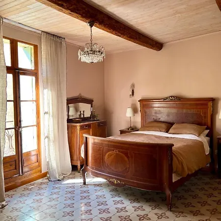 Well Equipped Close To Historic Centre - Holiday home *
