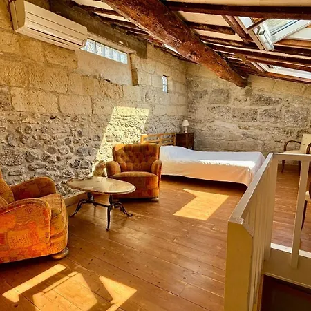 Well Equipped Close To Historic Centre - *