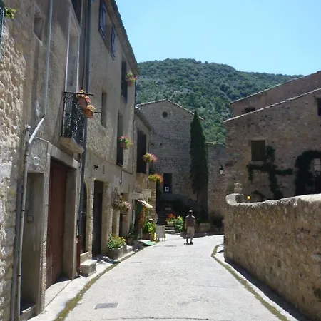Well Equipped Close To Historic Centre - Holiday home *