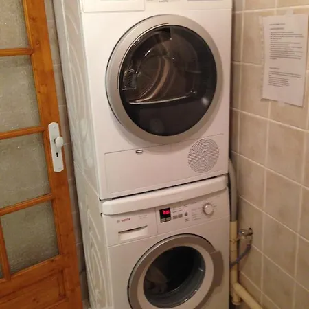 Well Equipped Close To Historic Centre - Semesterbostad *