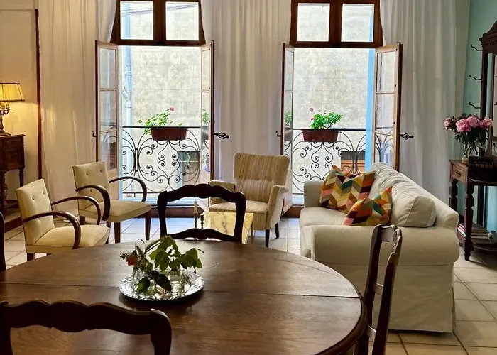 Well Equipped Close To Historic Centre - *