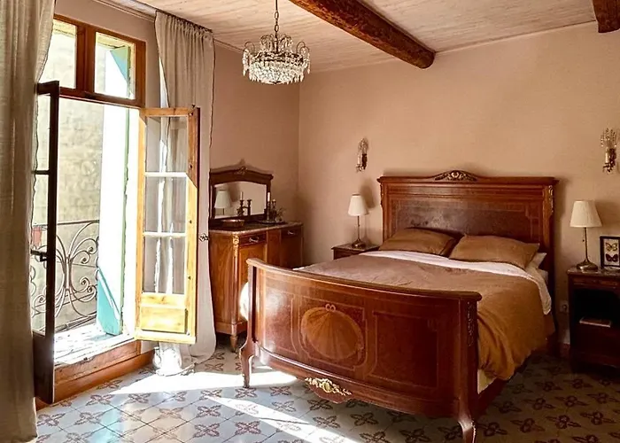Well Equipped Close To Historic Centre - Casa de Férias